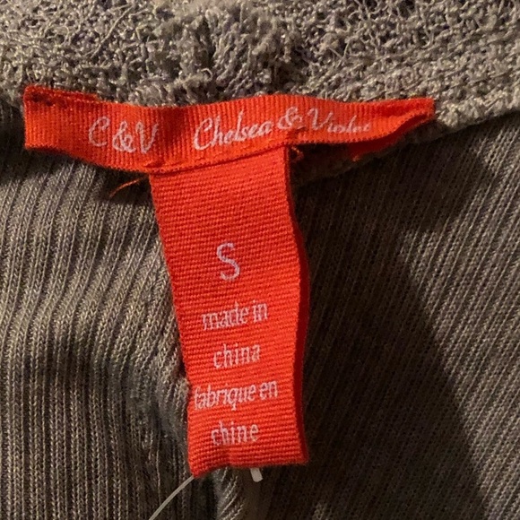 ⭐️ Chelsea & Violet Ribbed Peplum Top - Picture 6 of 8